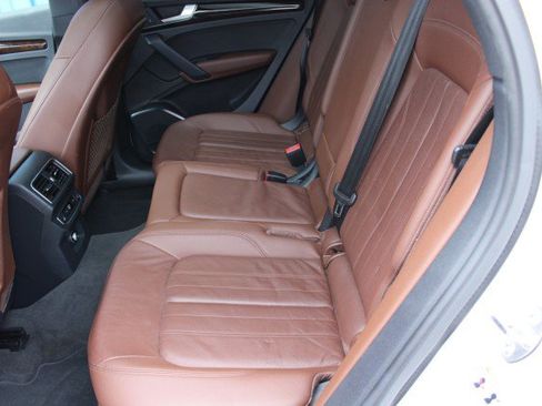 Used 2018 Audi Q5 2.0T Premium Plus w/ Premium Plus Package AWD/4WD image 19