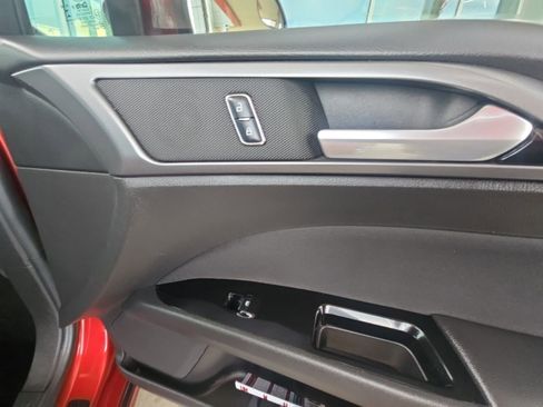 Used 2016 Ford Fusion SE FWD image 19