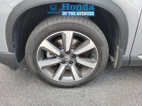 Used 2023 Honda Pilot Touring image 4