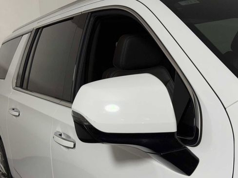 Used 2023 GMC Yukon XL Denali image 30
