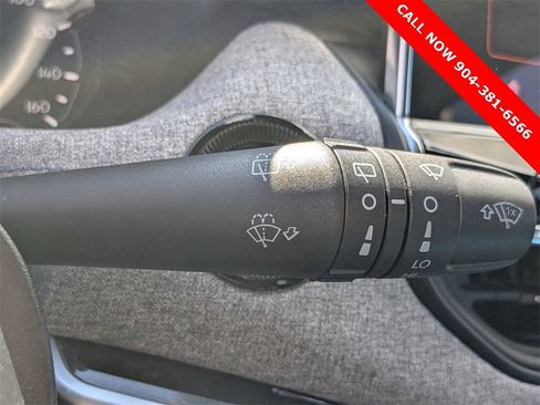 Used 2024 Jeep Compass Latitude image 27