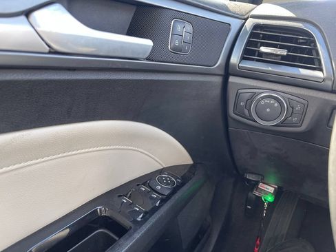 Used 2014 Ford Fusion Titanium FWD image 12
