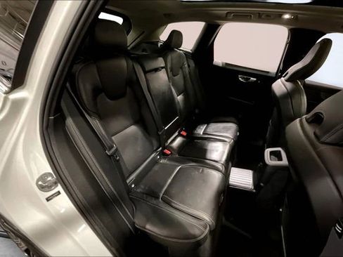 Certified 2022 Volvo XC60 T8 Inscription w/ Advanced Package image 28