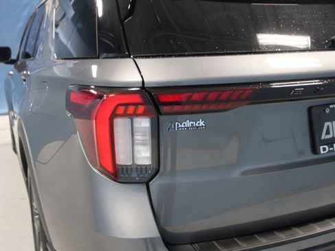 Used 2025 Ford Explorer ST w/ Sun And Sound Package image 38