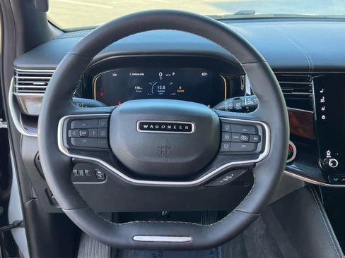 Used 2023 Jeep Wagoneer 4WD w/ Convenience Group I image 34