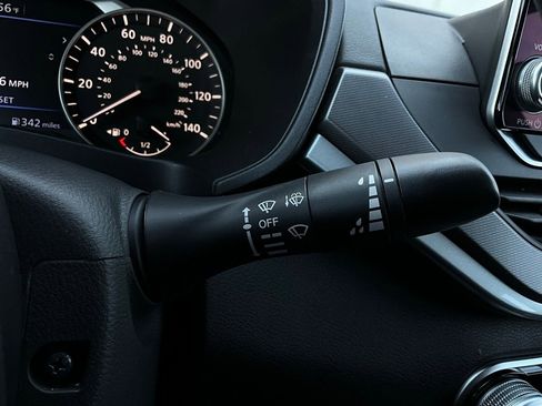 Used 2025 Nissan Altima 2.5 SR image 36