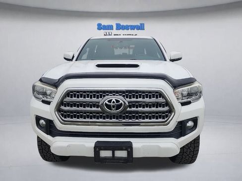 Used 2016 Toyota Tacoma SR5 image 2