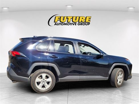 Used 2021 Toyota RAV4 XLE image 3