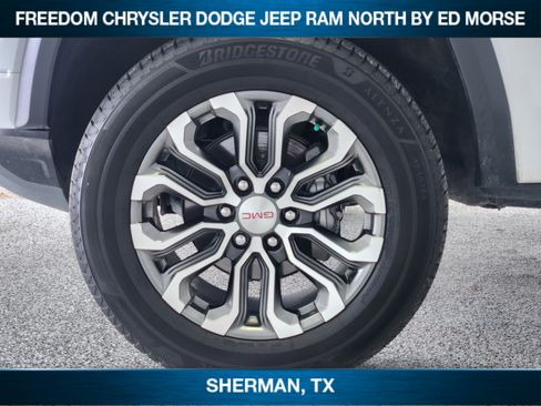 Used 2024 GMC Canyon Denali AWD/4WD image 7