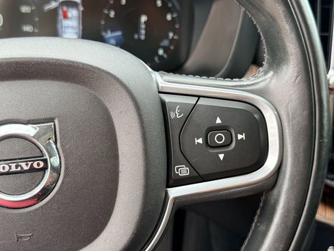 Used 2018 Volvo XC60 T5 Momentum w/ Convenience Package image 27