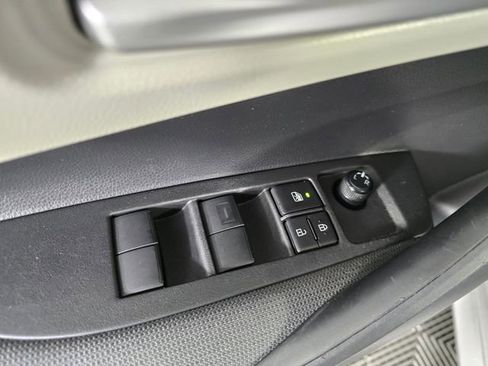 Used 2020 Toyota Corolla LE image 24