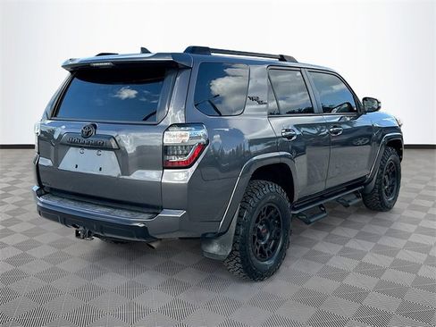 Used 2020 Toyota 4Runner SR5 Premium image 5