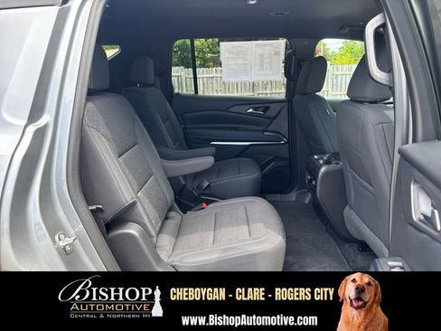 Used 2025 Chevrolet Traverse LT w/ Driver Confidence Package AWD/4WD image 24