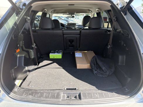 Used 2024 Mitsubishi Outlander 4WD Plug-In Hybrid image 5