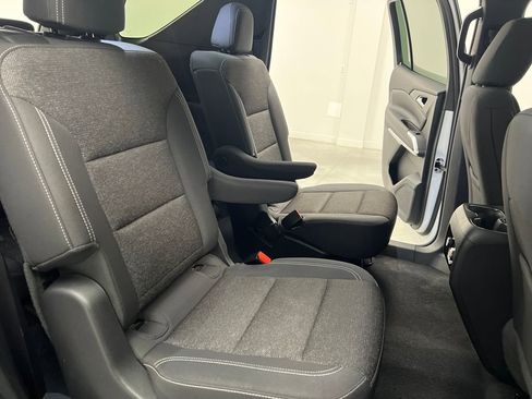 Used 2024 Chevrolet Traverse LT image 19