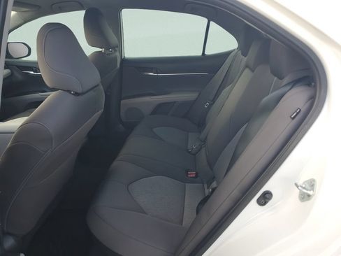 Used 2022 Toyota Camry LE FWD image 10