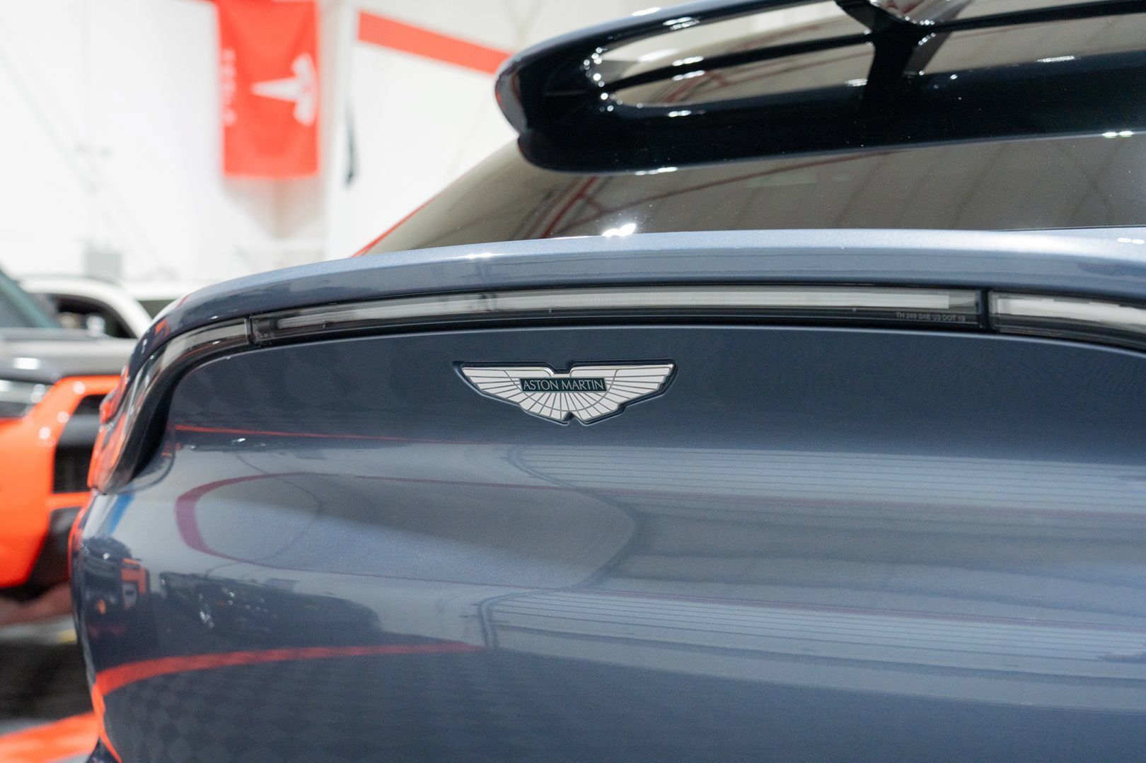 Used 2021 Aston Martin DBX AWD/4WD image 9