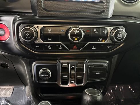 Used 2022 Jeep Gladiator Sport AWD/4WD image 19