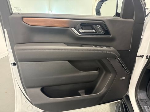 New 2026 GMC Yukon Denali w/ LPO, Floor Liner Package RWD image 13