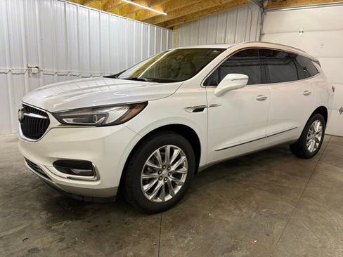 Used 2020 Buick Enclave Essence w/ Sound and Sites Package FWD image 3