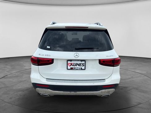 Used 2023 Mercedes-Benz GLB 250 4MATIC w/ Premium Package image 9