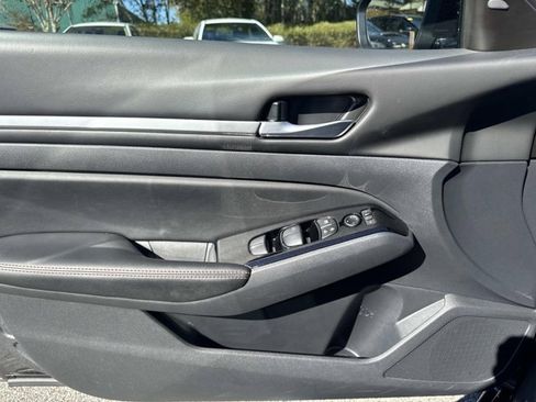 Used 2025 Nissan Altima 2.5 SR image 7