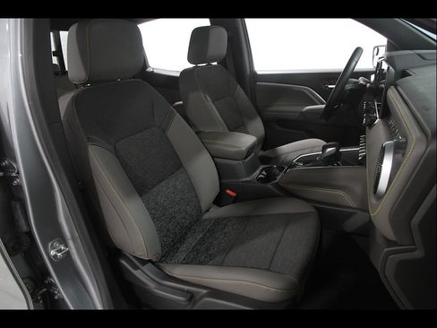 Used 2024 Chevrolet Colorado ZR2 AWD/4WD image 19