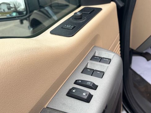 Used 2016 Ford F350 Lariat w/ Chrome Package image 22