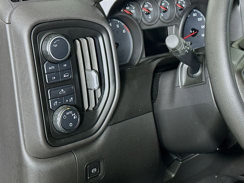 Used 2019 Chevrolet Silverado 1500 Custom w/ Custom Max Trailering Package AWD/4WD image 16