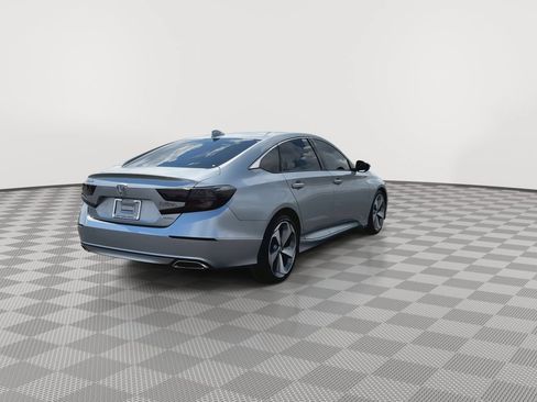 Used 2018 Honda Accord Touring image 8