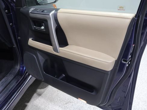 Used 2018 Toyota 4Runner Limited AWD/4WD image 26
