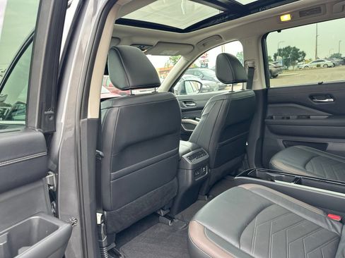 Used 2022 Nissan Pathfinder Platinum w/ Cargo Package AWD/4WD image 20