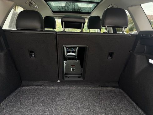 Certified 2025 Volkswagen Taos SE image 24