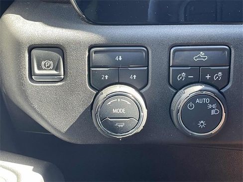 Used 2024 Chevrolet Silverado 2500 LT image 19