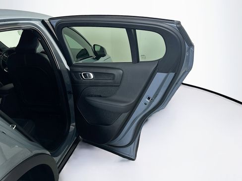 Used 2023 Volvo C40 P8 Recharge Plus image 31