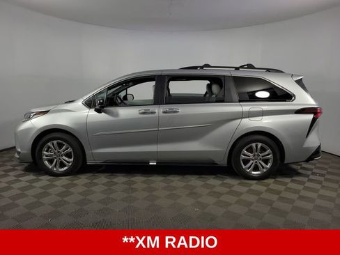 Used 2023 Toyota Sienna XSE w/ XSE Plus Package AWD/4WD image 5
