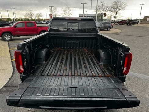Used 2024 GMC Sierra 1500 AT4 w/ AT4 Premium Package AWD/4WD image 10