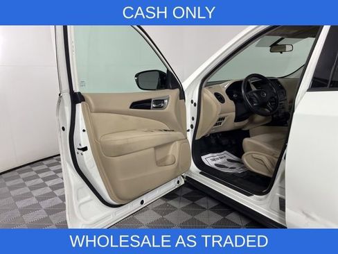 Used 2017 Nissan Pathfinder S image 14
