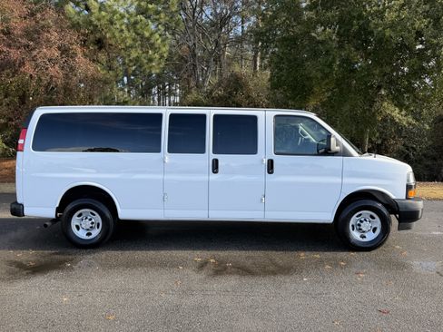 Used 2024 Chevrolet Express 3500 LS image 34