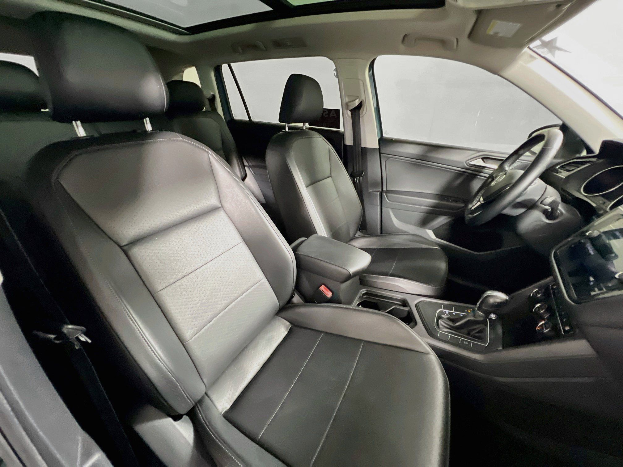 Used 2019 Volkswagen Tiguan SE w/ Panoramic Sunroof Package FWD image 30
