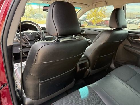Used 2016 Toyota Camry SE image 21