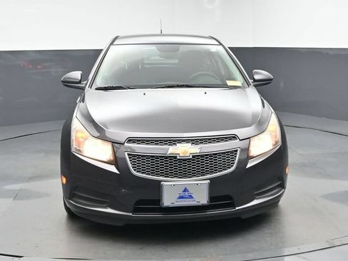 Used 2014 Chevrolet Cruze LT FWD image 2