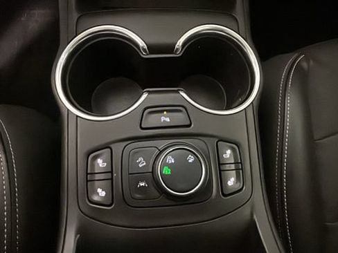 Used 2023 GMC Terrain SLT w/ Infotainment Package II AWD/4WD image 22