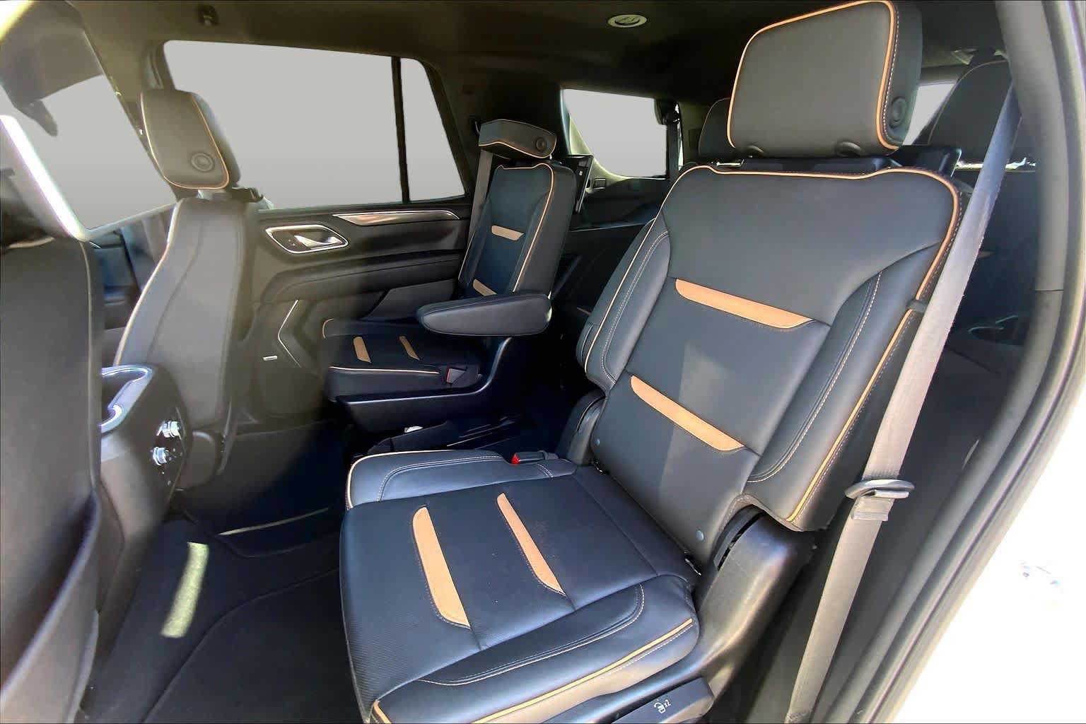 Used 2024 GMC Yukon AT4 w/ Technology Package AWD/4WD image 20