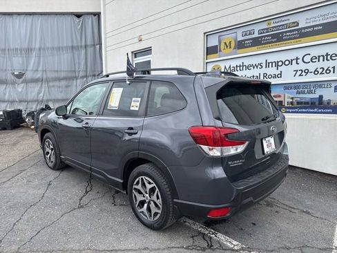 Used 2021 Subaru Forester Premium AWD/4WD image 3