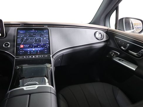 Certified 2025 Mercedes-Benz EQE 350+ 4MATIC SUV w/ AMG Line Exterior Package image 37