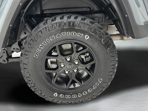 Used 2024 Jeep Gladiator Sport AWD/4WD image 11