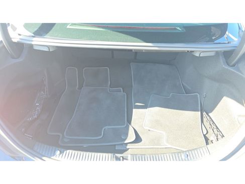 Used 2020 Mercedes-Benz C 300 Sedan image 9
