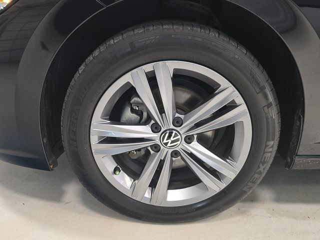 Used 2023 Volkswagen Jetta SE FWD image 9