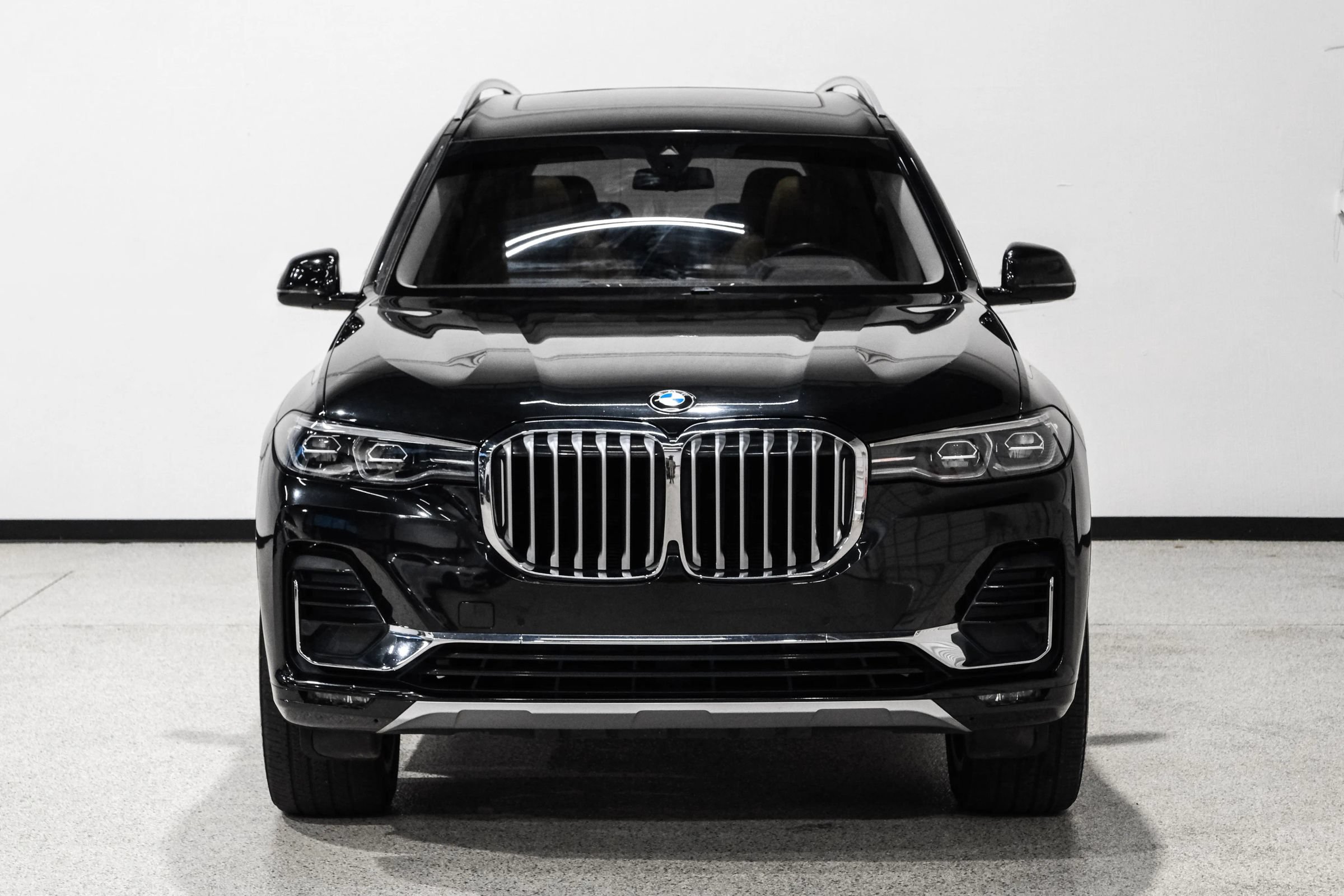 Used 2019 BMW X7 xDrive40i w/ Cold Weather Package AWD/4WD image 3